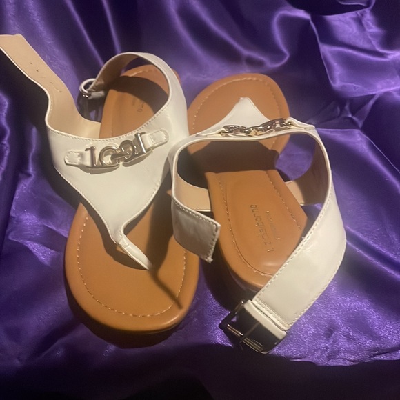 Sandals - Picture 3 of 3